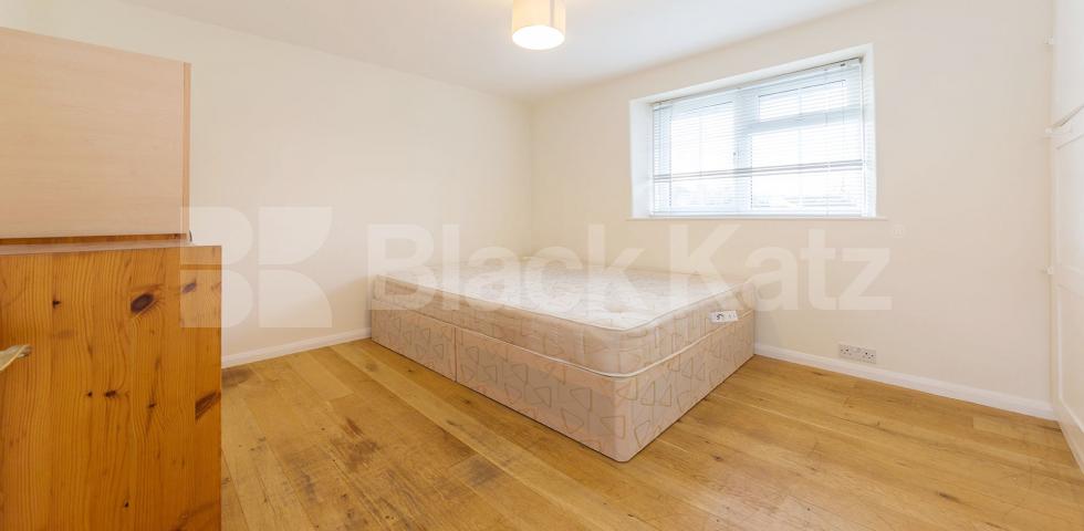 			LET, 3 Bedroom, 1 bath, 1 reception Terraced House			 Wormholt Road, Shepherds Bush